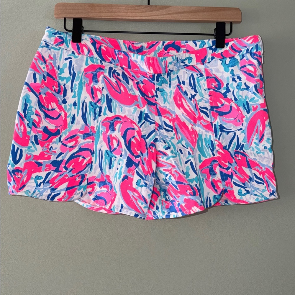 Lilly Pulitzer Hazelle Stretch Chino Shorts side zipper Close scalloped hem EUC